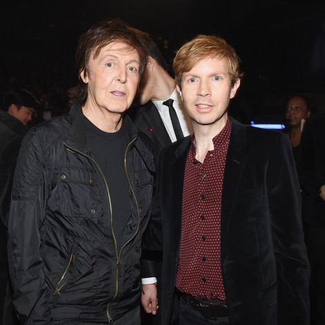 Paul McCartney se une a Beck para versionar uno de sus últimos temas