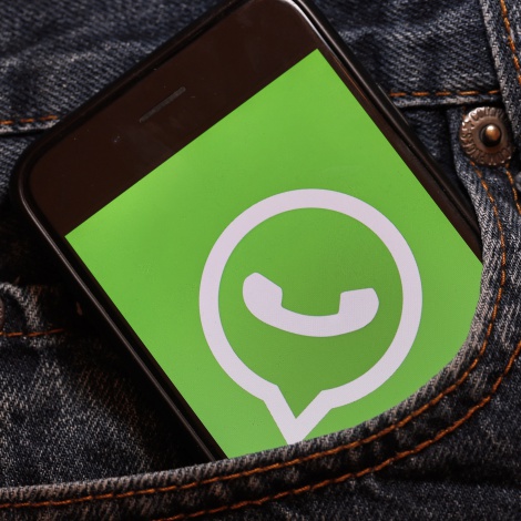 ¿Cómo evitar que te añadan a grupos de WhatsApp?