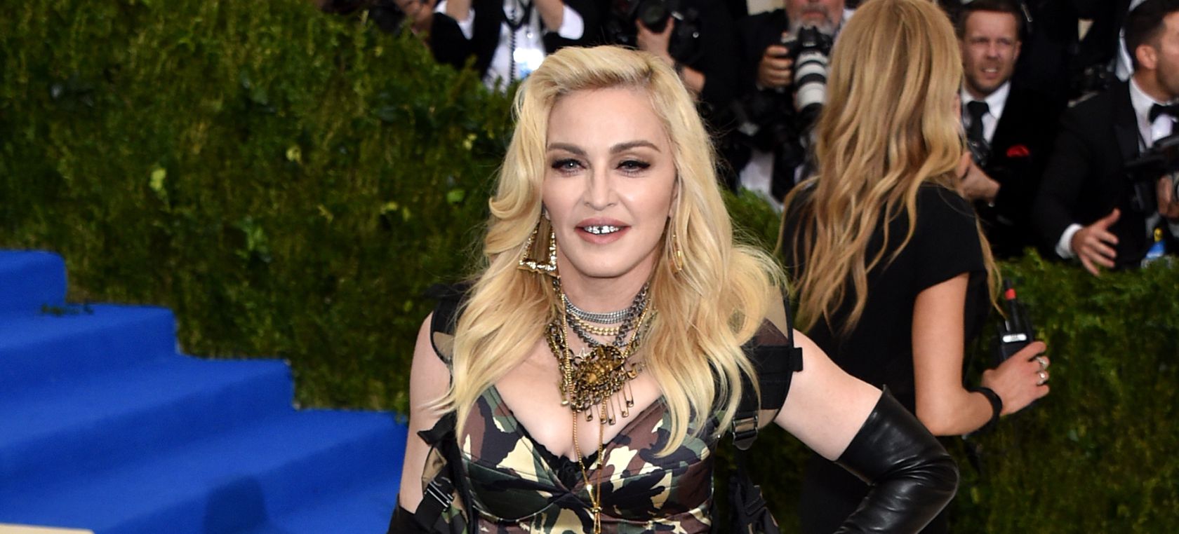 Madonna celebra el 26 cumpleaños de su novio con unas fotos muy especiales