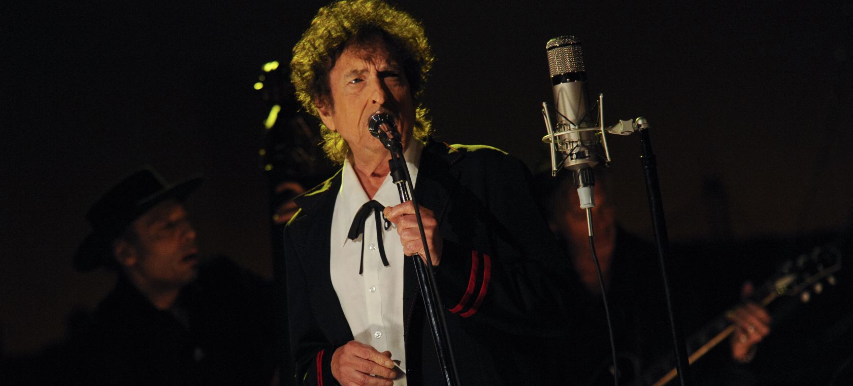 Bob Dylan cumple 80 años: “Poeta inmenso, rock & roll con patas y una gira interminable personificada”