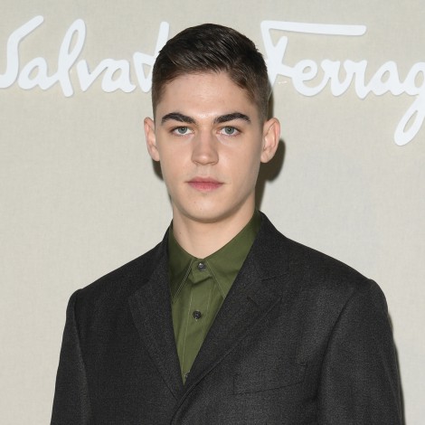 Hero Fiennes-Tiffin de ‘After’ volverá al instituto para enamorarse en su próxima película