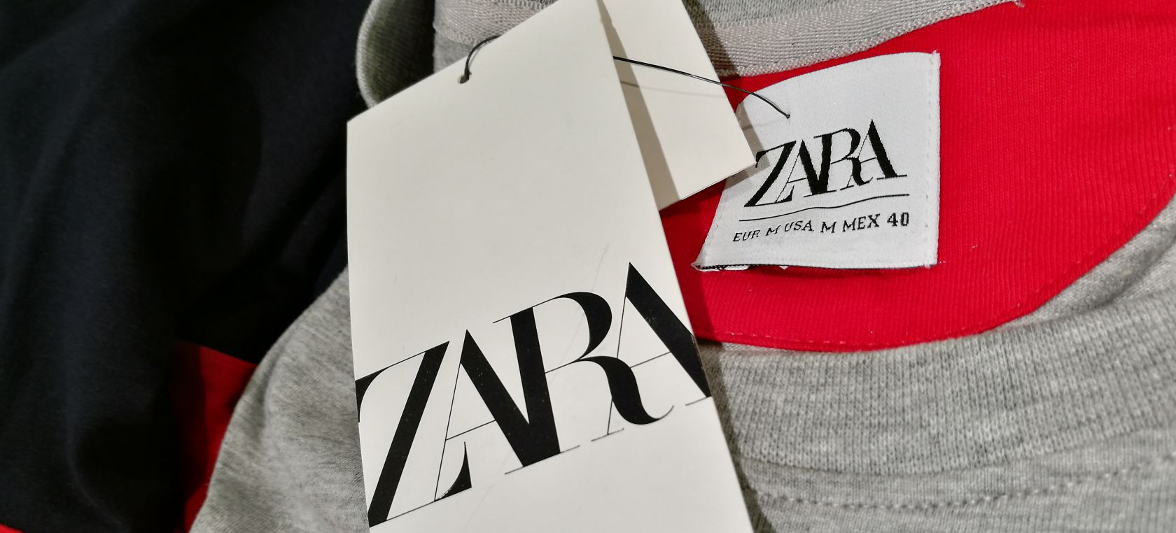 ¿Sabes qué significa la forma geomética de las etiquetas de Zara? Las dependientas lo desvelan