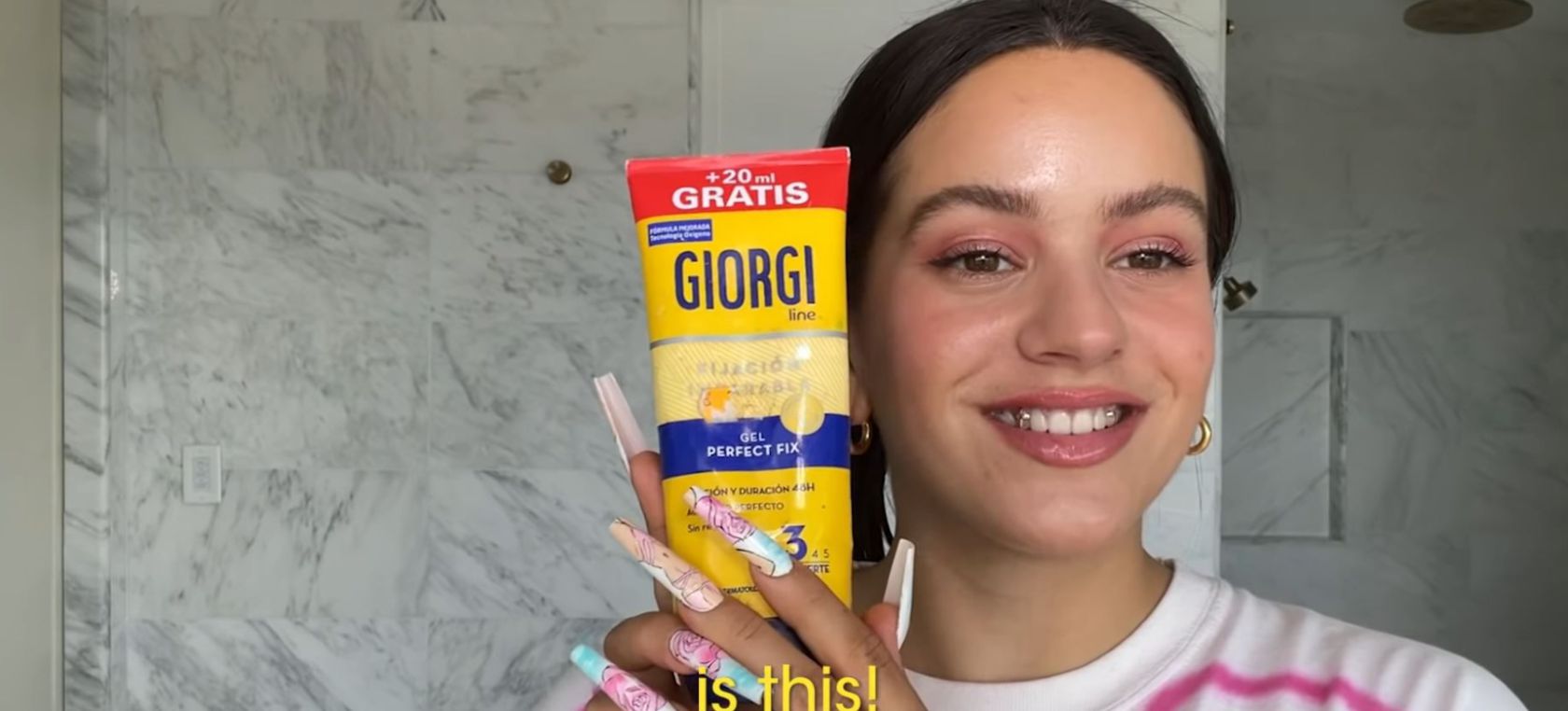 Rosalía recomienda la mítica gomina Giorgi, pero no para el pelo