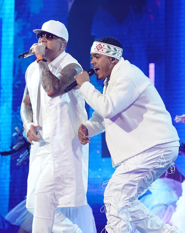 Wisin, Myke Towers, Anuel AA, Jhay Cortez y Los Legendarios, en “el remix  del año”: Fiel remix | LOS40 Urban | LOS40