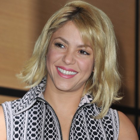 Shakira se acuerda de su suegra al repasar su vida en 'looks'