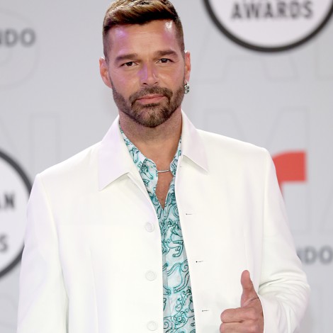Ricky Martin demuestra que las uñas a lo Rosalía no son solo cosa de chicas