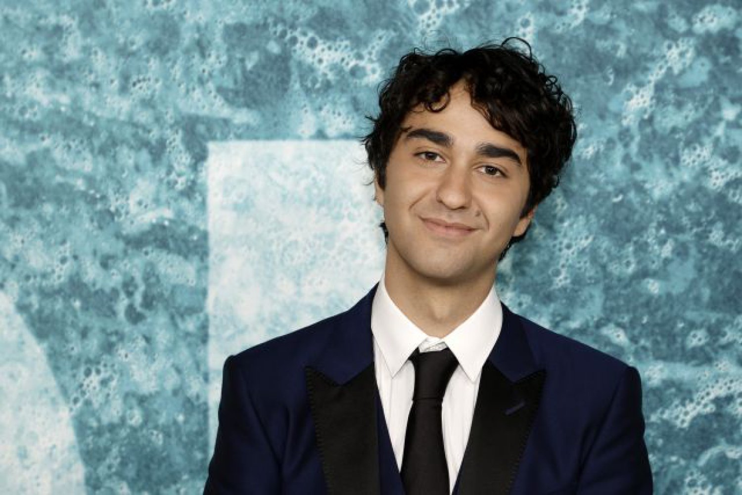 Tiempo Alex Wolff Descifra Los Misterios De Tiempo El Nuevo Rompecabezas De Shyamalan Videos Cine Y Television Los40