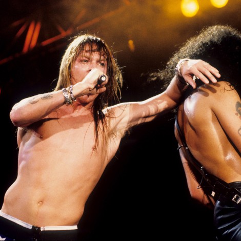 La historia de Guns N’Roses y la amenaza de Axl Rose a un policía: “O me quitas la multa o no canto”
