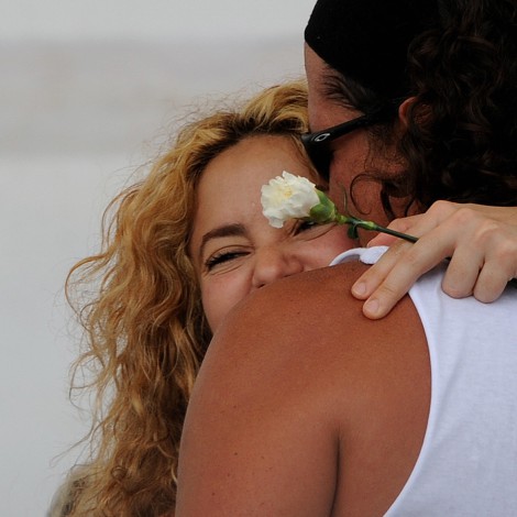 Shakira conmueve con sus palabras a Carlos Vives y a su chico, Gerard Piqué