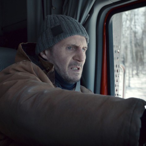 Liam Neeson, desatado en este clip exclusivo de ‘Ice Road’, su nueva película de acción