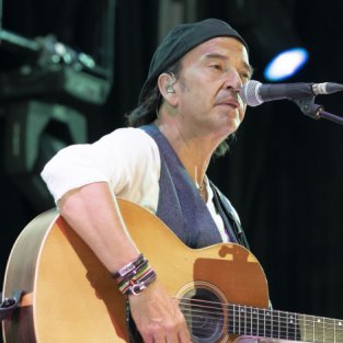 30 años de Adiós tristeza, el disco que Los Secretos presentaron en primicia en LOS40 junto a Joaquín Luqui