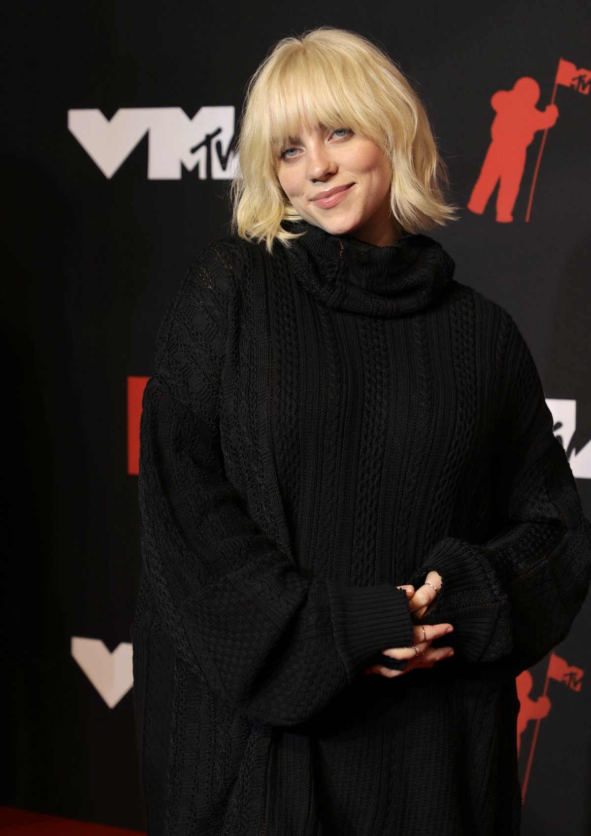 Billie Eilish , en la alfombra roja de los MTV VMAs 2021
