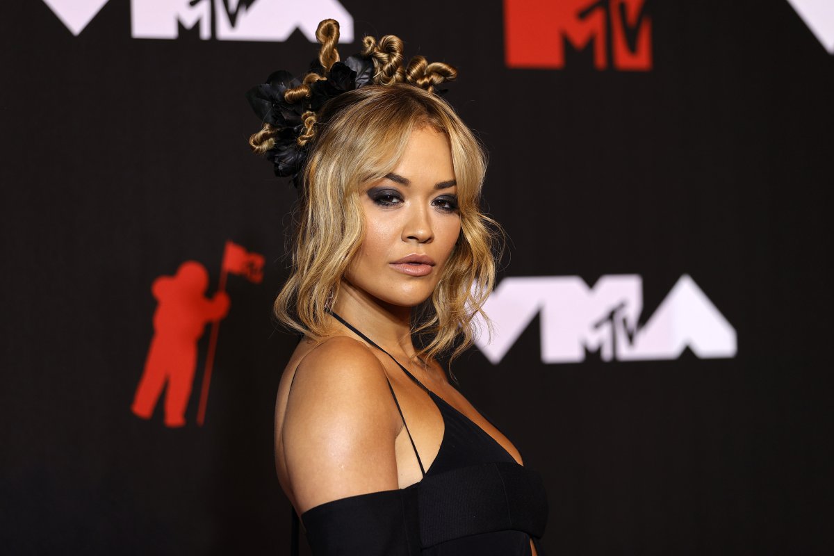 Rita Ora, en la alfombra roja de los MTV VMAs 2021