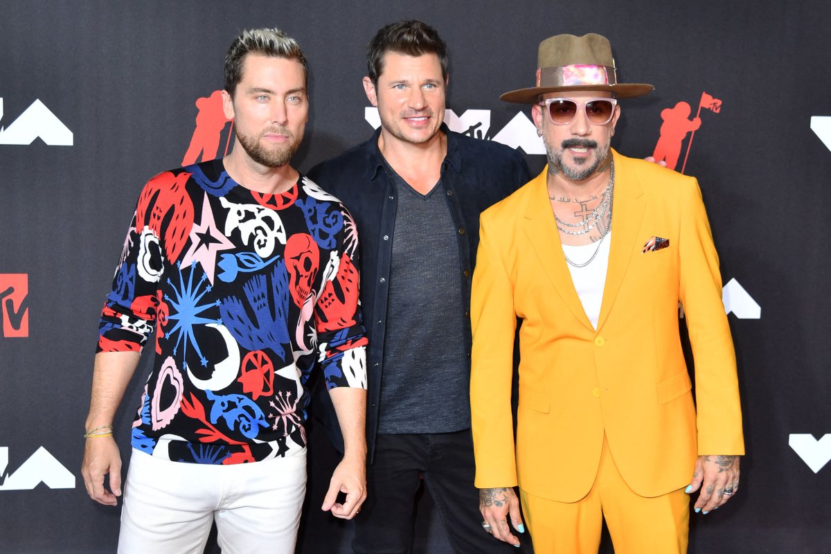 Lance Bass, Nick Lachey y AJ McLean, en la alfombra roja de los MTV VMAs 2021
