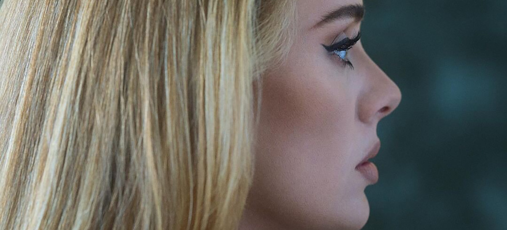 Adele regresa con ‘Easy On Me’, una canción que nos abre las puertas de su vida personal