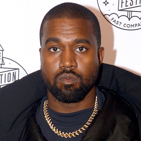Kanye West se adelanta a Halloween: elige una máscara aterradora en su último viaje