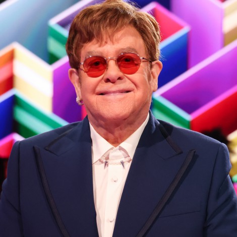 Elton John publica su disco más vanguardista y colaborativo: “Todo fue culpa de Charlie Puth”