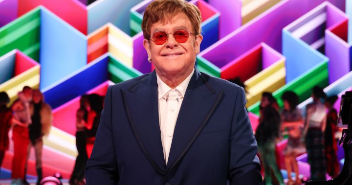 Elton John publica su disco más vanguardista y colaborativo: “Todo fue  culpa de Charlie Puth” | LOS40 Classic | LOS40