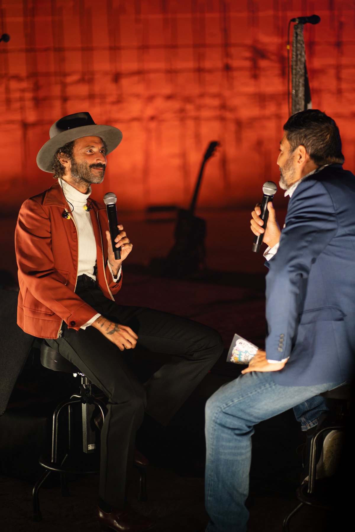 Leiva pone la emoción de Líthica (Menorca) a flor de piel: así se vivió su showcase, en imágenes