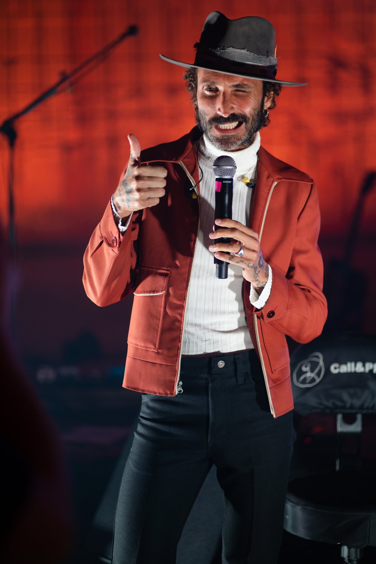 Leiva pone la emoción de Líthica (Menorca) a flor de piel: así se vivió su showcase, en imágenes