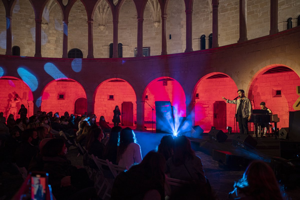 Beret: las mejores imágenes de su Secret Show con LOS40 desde el Castillo de Bellver en Mallorca