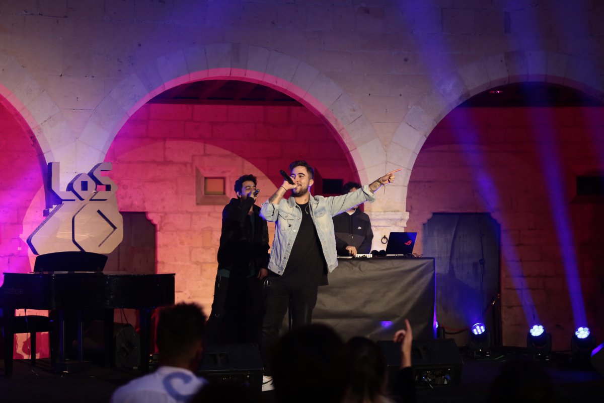 Beret: las mejores imágenes de su Secret Show con LOS40 desde el Castillo de Bellver en Mallorca