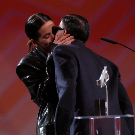 El beso de Rosalía y Rauw Alejandro en LOS40 Music Awards 2021 tuvo otro gran protagonista: ¡Ibai Llanos!