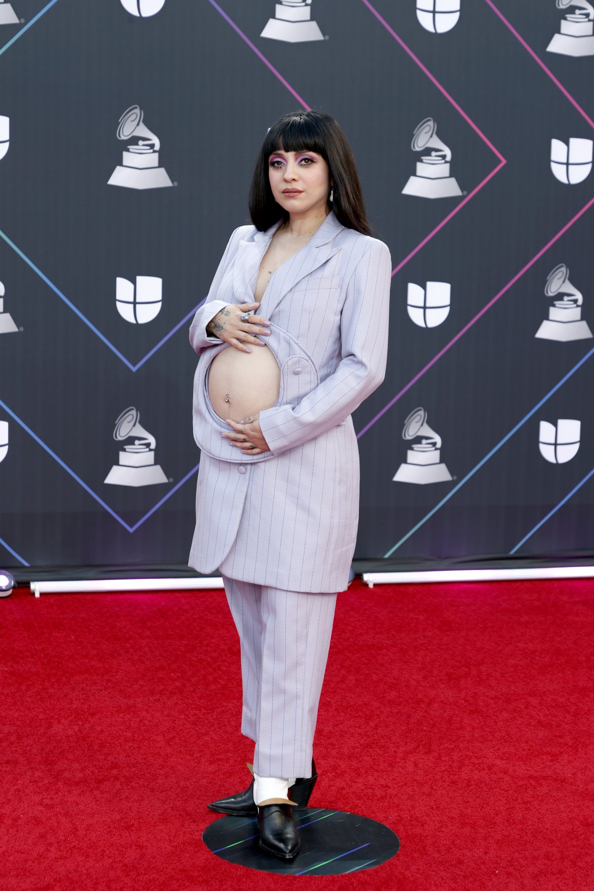 Mon Laferte, en la alfombra de los Premios Grammy Latinos 2021