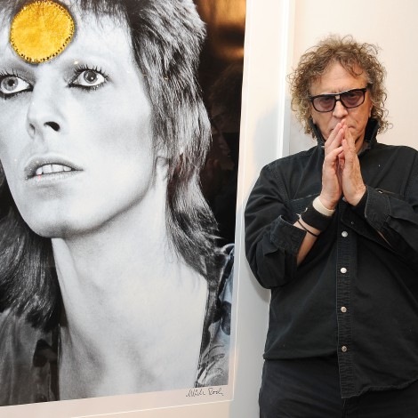 Muere Mick Rock, el legendario fotógrafo de David Bowie, Queen y Lou Reed
