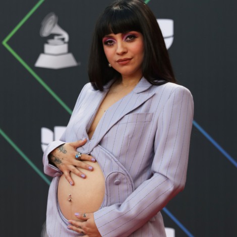 Mon Laferte y Evaluna lucen su embarazo en la alfombra de los Grammy Latinos