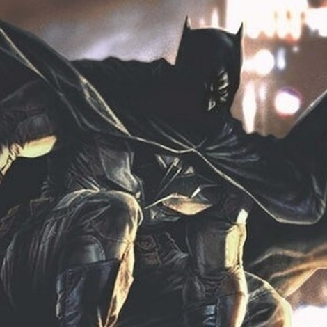 Batman viaja por el mundo y descansa en Benidorm