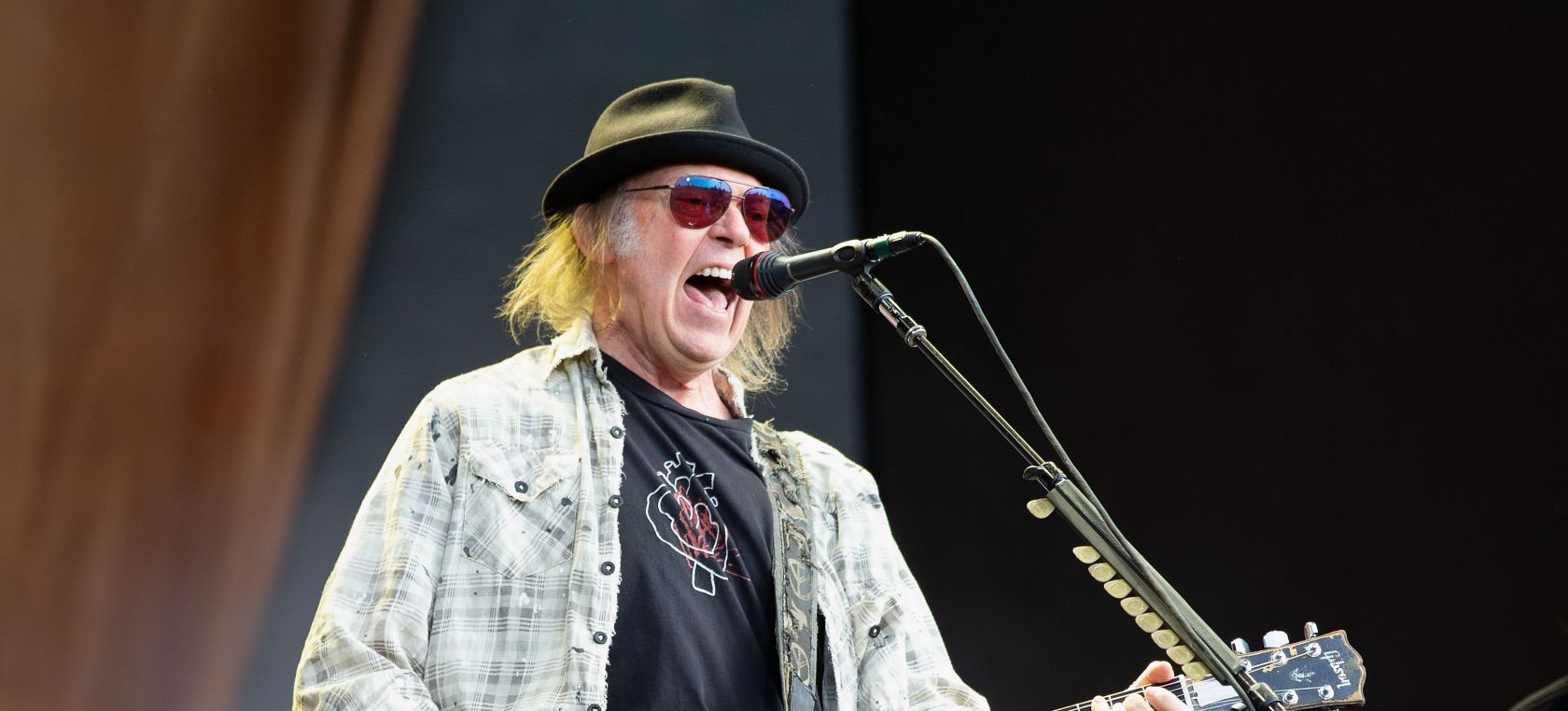 Neil Young publicará una colección de demos que no recuerda haber grabado