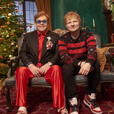 Ed Sheeran y Elton John estrenan su villancico ‘Merry Christmas’ con todo lo que nos recuerda a la Navidad