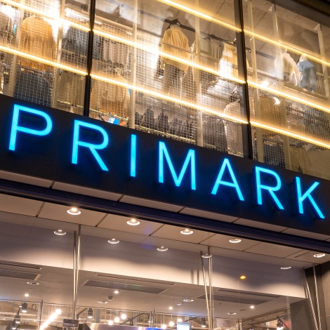 Así es el abrigo más vendido de Primark: precio irresistible y a la última en moda
