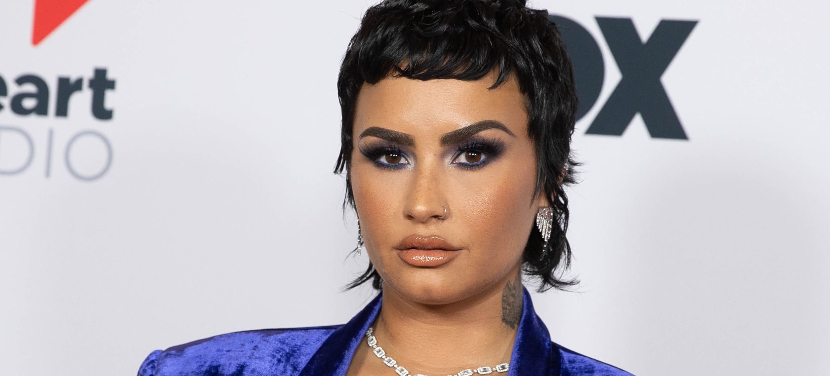 Demi Lovato se despide de 2021 rapándose la cabeza