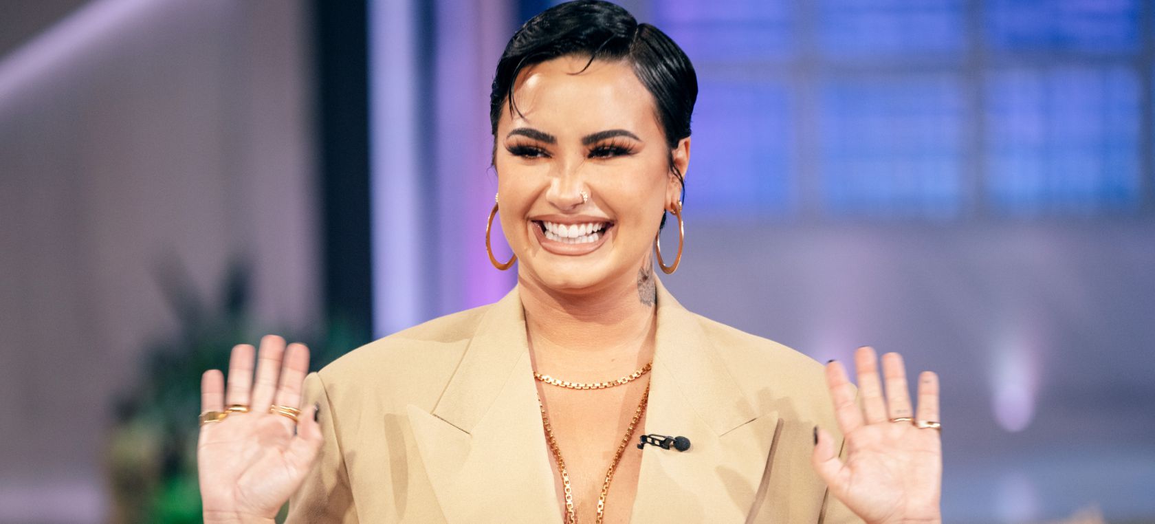 Demi Lovato presenta su nuevo look de 2022: se tatúa una araña en la cabeza