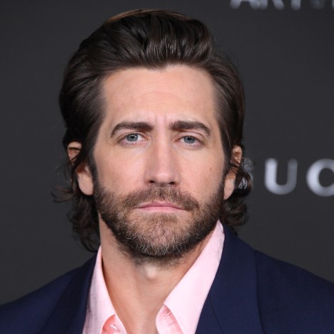 Revuelo en redes sociales por la sesión de fotos de Jake Gyllenhaal: ¿Es ‘Red’ (versión Jake)?