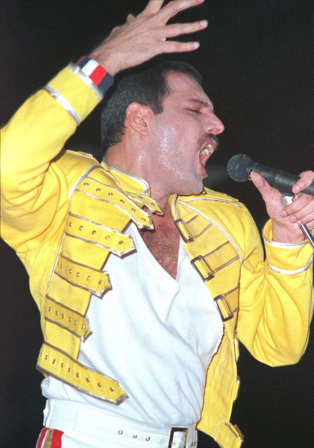 farmacéutico Revocación microscopio La historia de la famosa chaqueta amarilla de Freddie Mercury | LOS40  Classic | LOS40