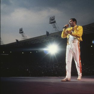 La historia de la famosa chaqueta amarilla de Freddie Mercury
