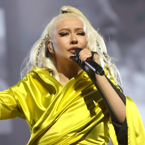 Christina Aguilera y Ozuna estrenan ‘Santo’ y nos sumergen en un mundo oculto