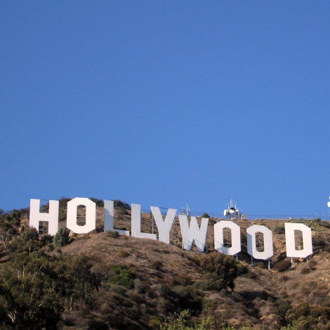 Tapan la señal de Hollywood con dos palabras que han dividido a los estadounidenses