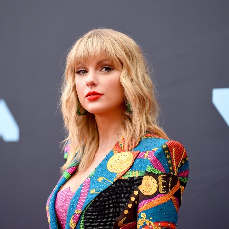Taylor Swift lanza ‘I'm feeling ’22’, su nueva colección de graduación