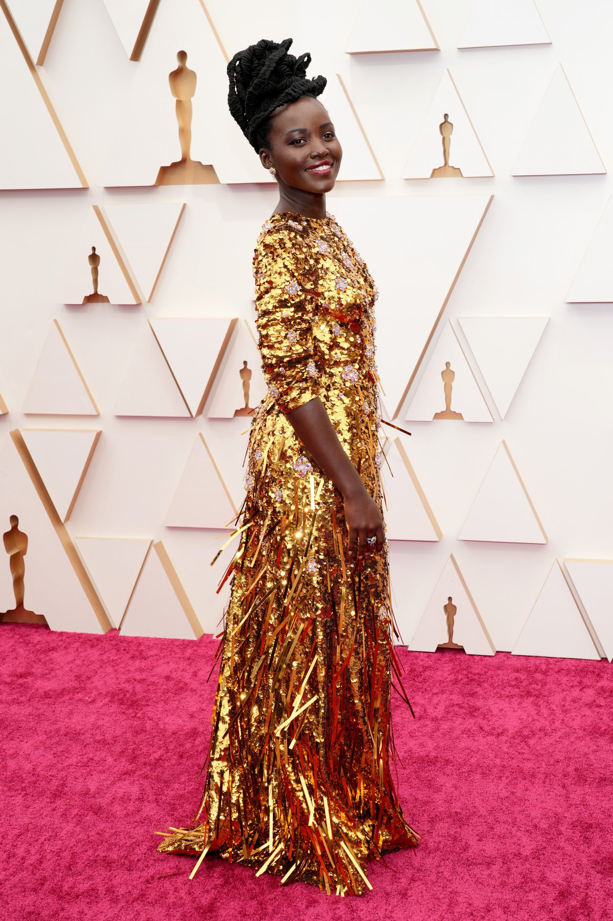 Lupita Nyong'o, en la alfombra roja de los Oscar 2022