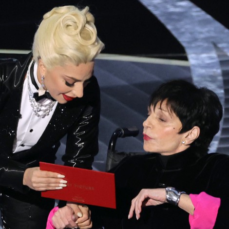 Lady Gaga y Liza Minnelli protagonizan uno de los momentos más emotivos de la noche de los Oscar