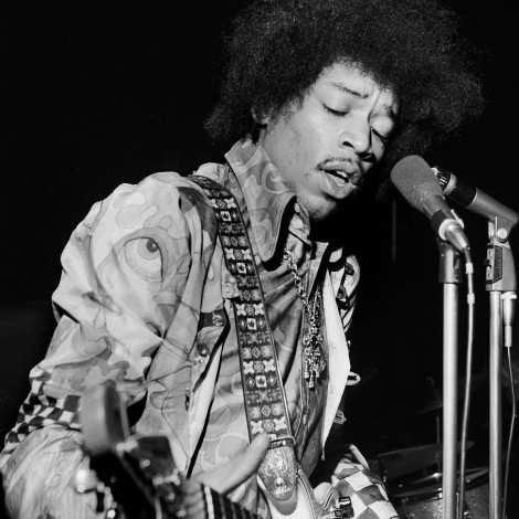 La guitarra en llamas de Jimi Hendrix: Una estrategia urdida para llamar la atención y ocupar titulares