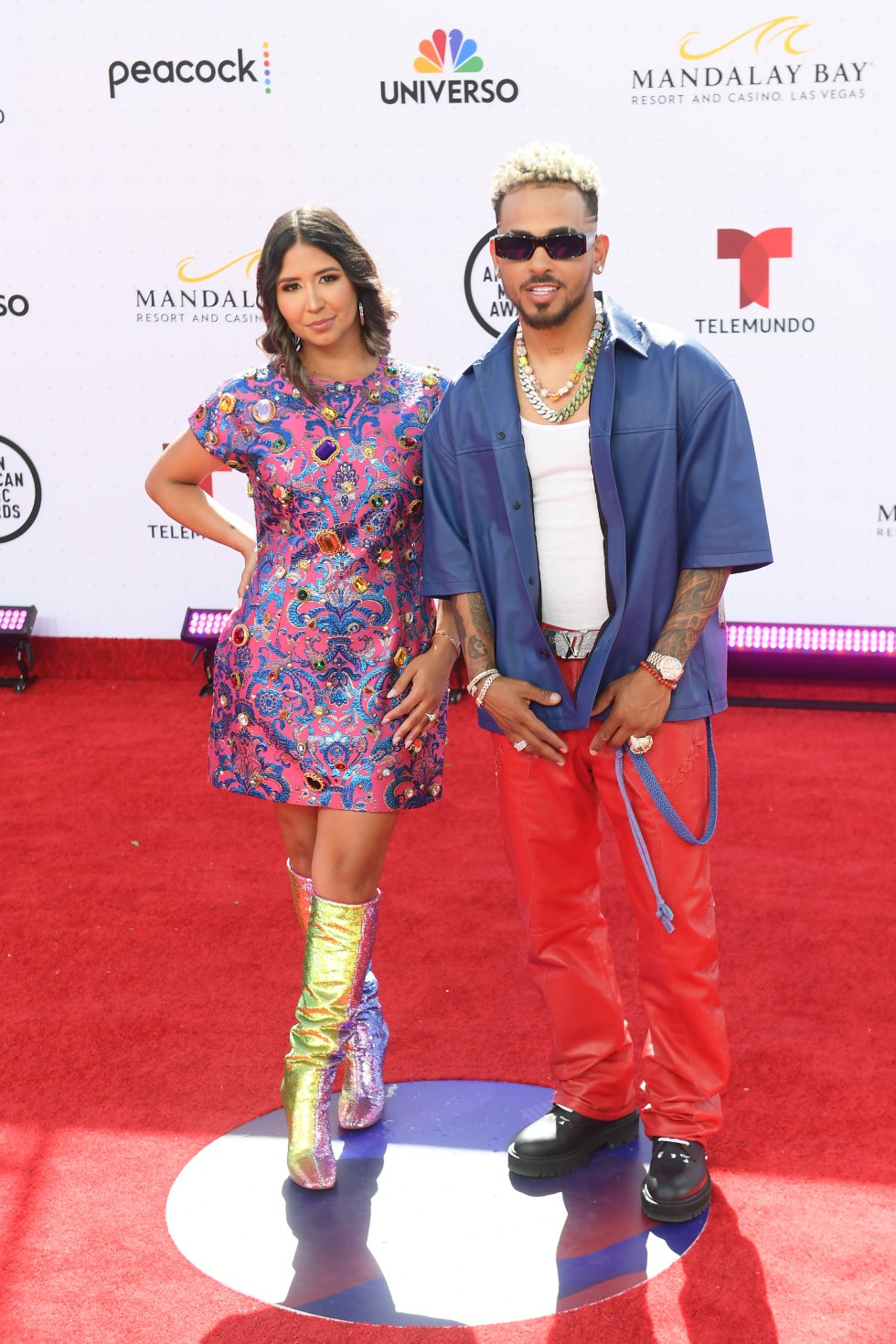 La alfombra roja de los Latin Music Awards 2022 nos dejo mucho blanco