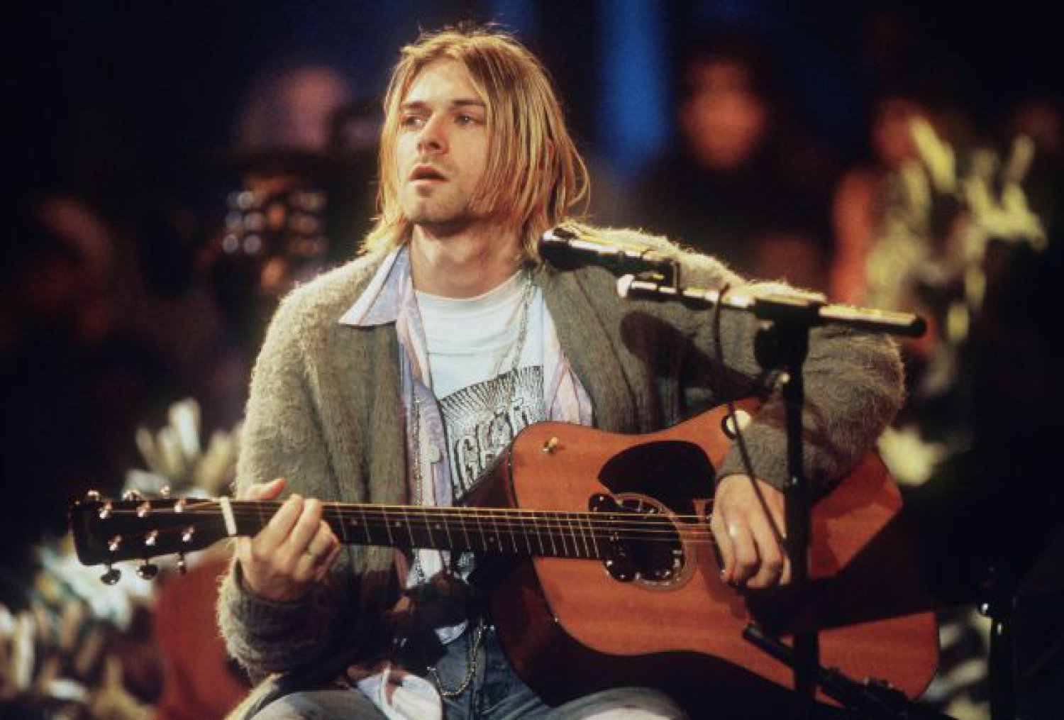 La historia de 'The man who sold the world': La versión de Nirvana que  tanto gustaba y enfadaba David Bowie | LOS40 Classic | LOS40