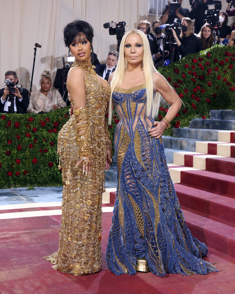 Cardi B y Donatella Versace