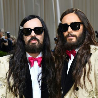 Si un Jared Leto sabía a poco, en la MET Gala 2022 hemos tenido dos