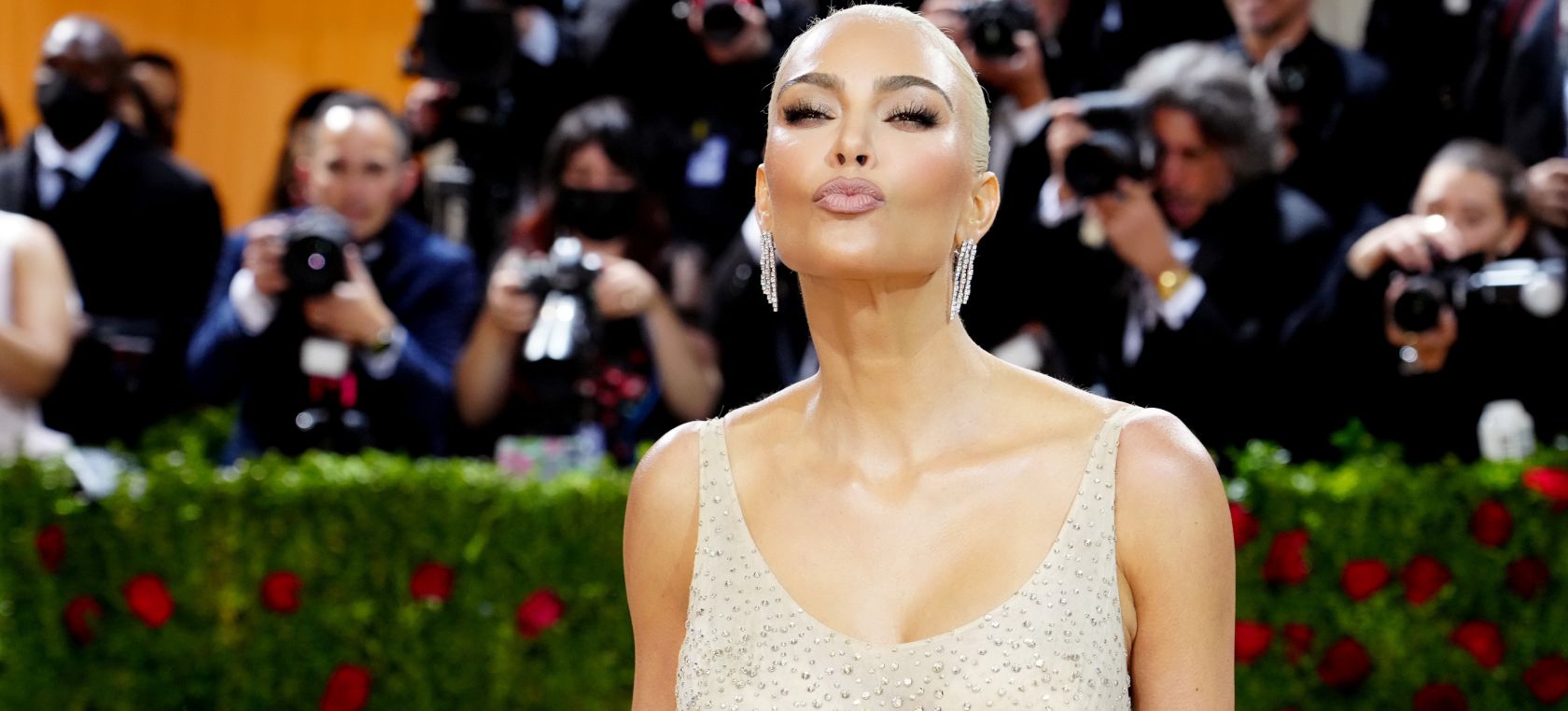 Kim Kardashian se convierte en Marilyn Monroe en la Gala Met